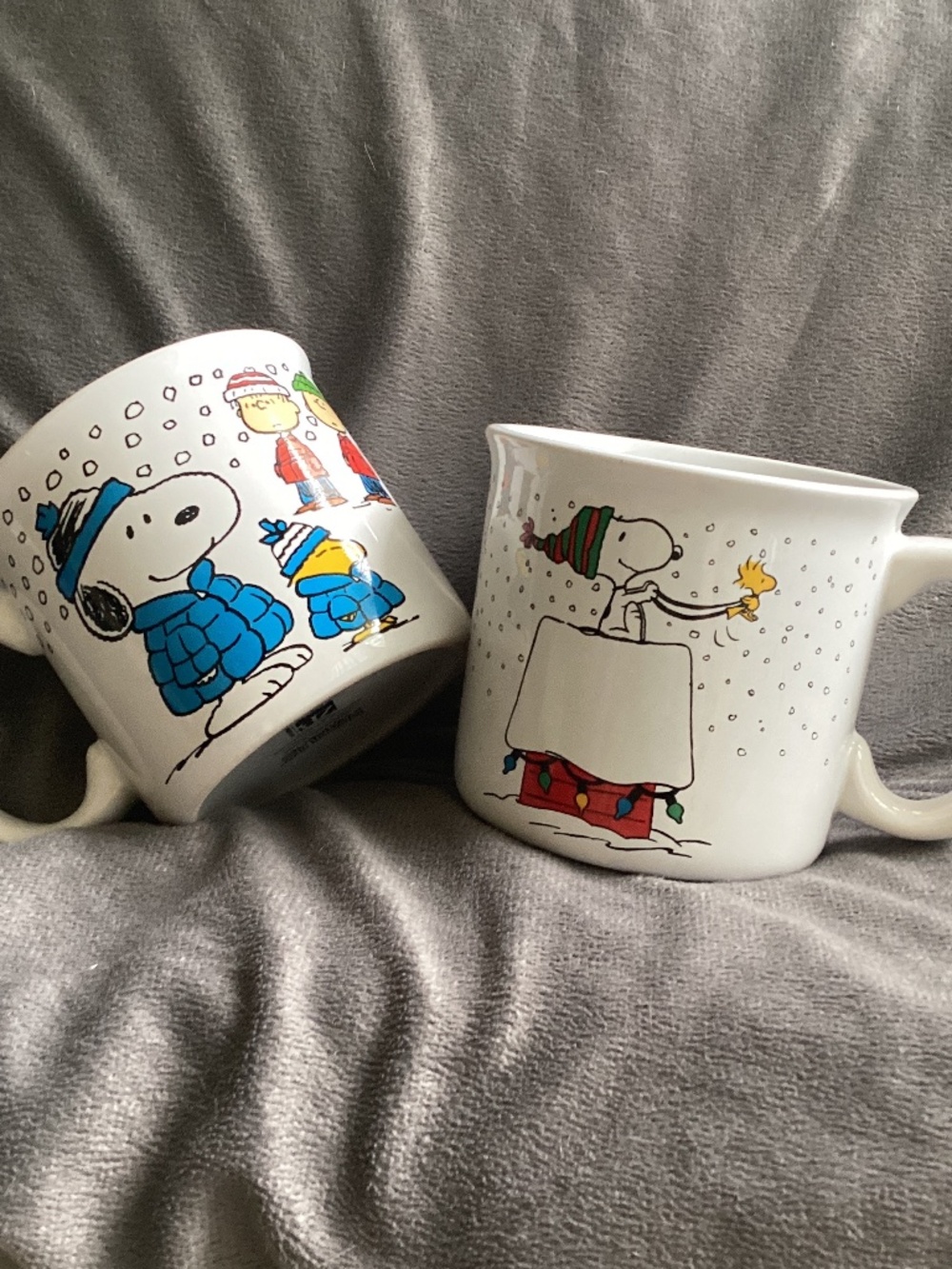 DUO OF PEANUTS CHRISTMAS THEMED MUGS